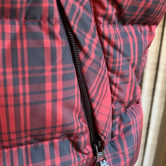 Eddie Bauer s XL red and black goose down quilted vest - Picture 2 of 9